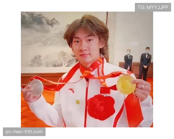 苏翊鸣家里堆满奖牌，冰箱里却只放蛋白粉和冰水